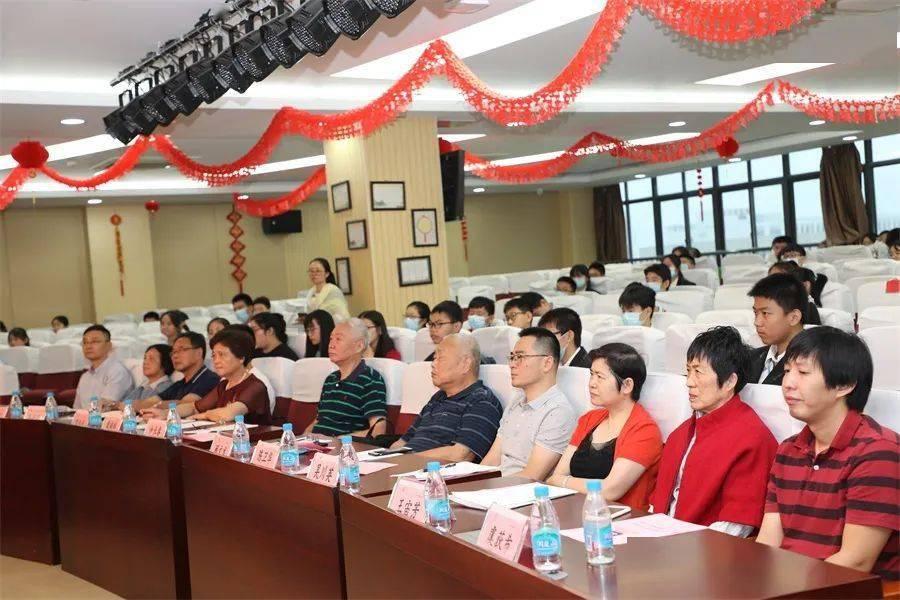 赏杂技,过大年 德州杂技团举办《山水国潮》专场演出致敬德州交警